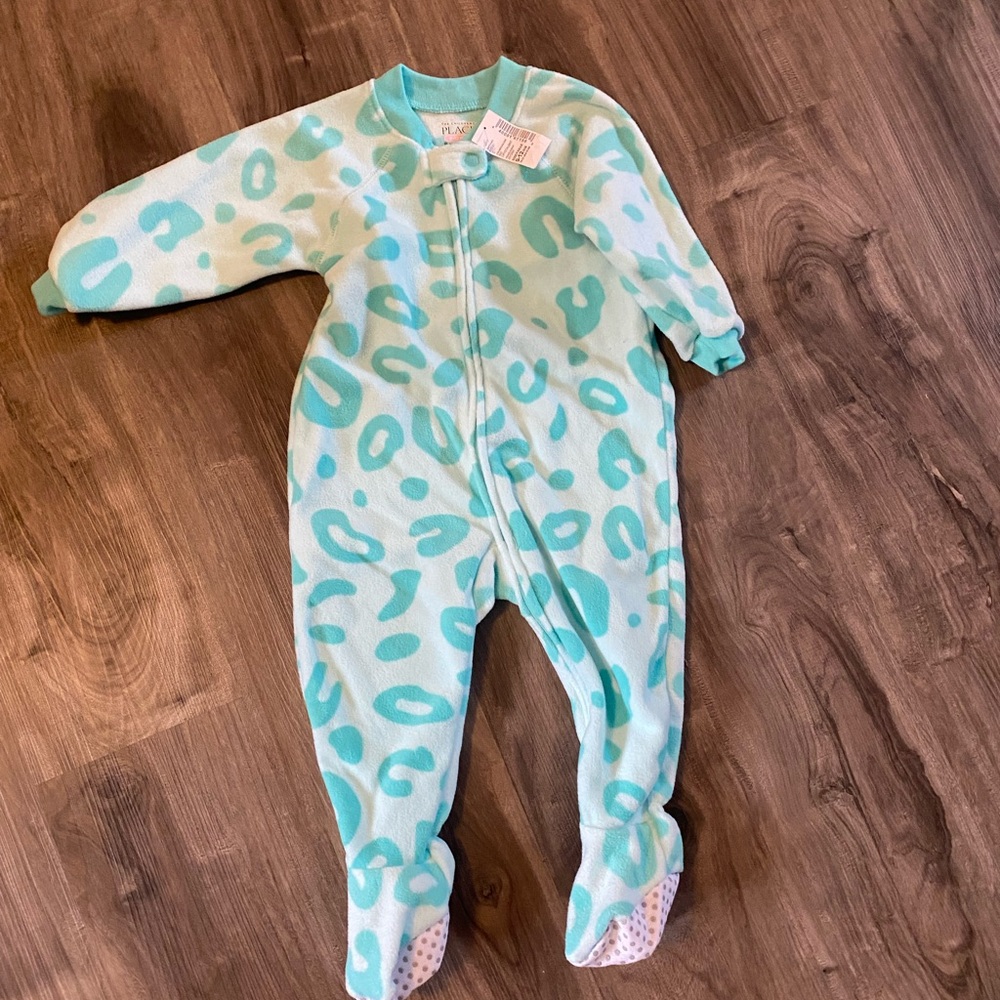 Childrens place pyjamas